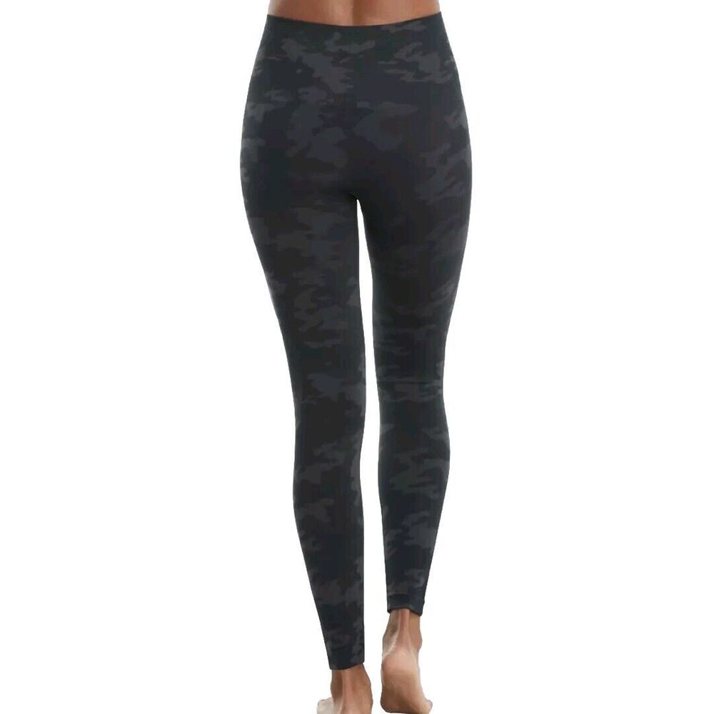 Spanx Leggings Look At Me Now Seamless Women's‎ Black Camo Leggings Medium - Picture 4 of 16